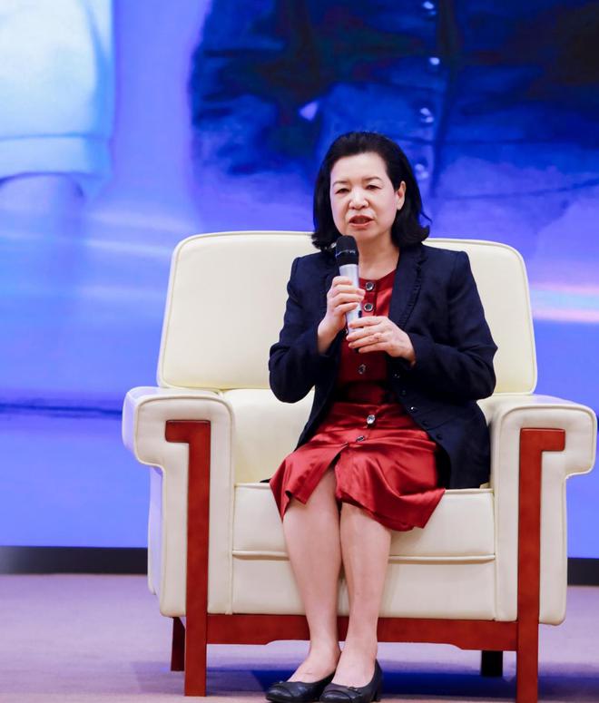 从规模博弈到价值跃升 大咖谈高质量商业的破局之道