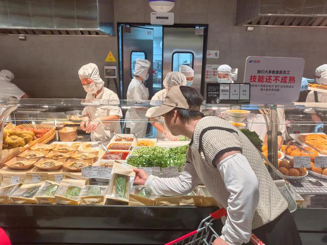 第二批调改店开业 物美从胖东来学到了什么