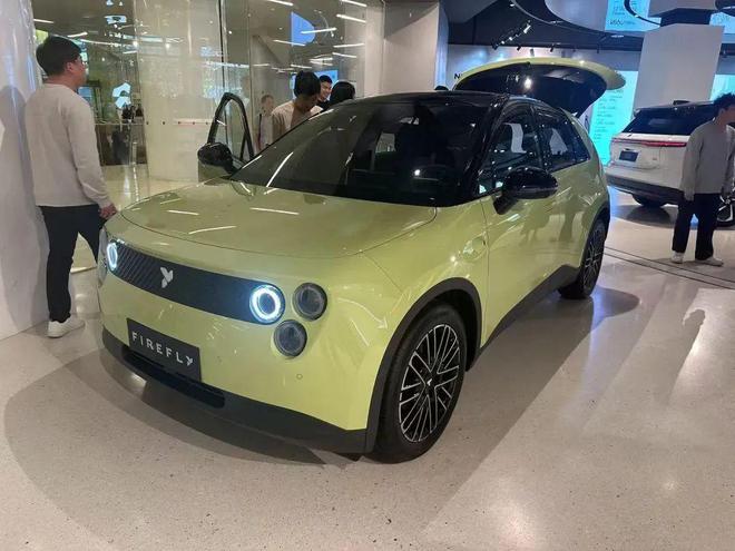 蔚来萤火虫BaaS提前“引爆”！7.98 万起，李斌要交个朋友