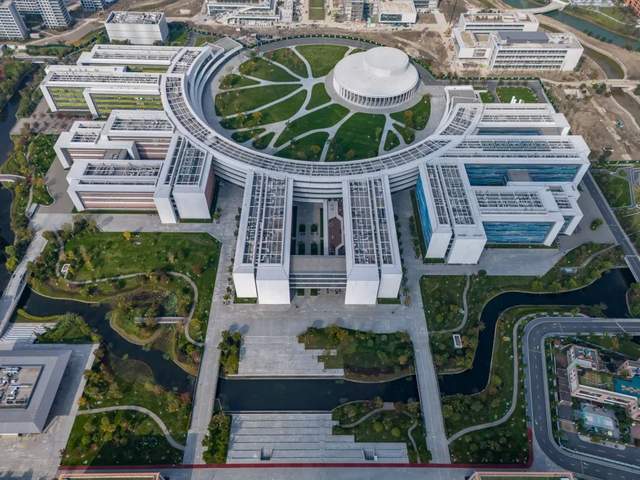 钱塘江畔的大学:企业家们的强国梦想 钱塘江畔的大学:企业家们的强国梦想