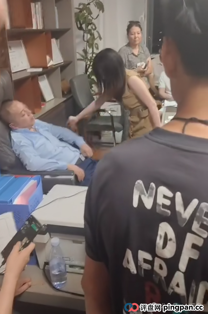 树拍易购资金盘崩盘，万人维权！警方已经立案了，特警接管在维持秩序，无数人血本无归！