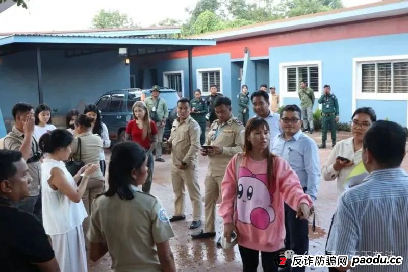 场面震撼！柬埔寨电诈园区上演集体大逃亡！