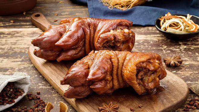 当痞帅男神黄宗泽、综艺大咖杨迪现身餐厅探店……